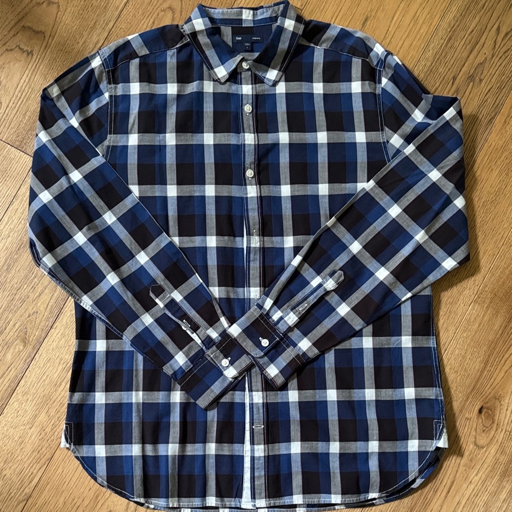 GAP Men's Navy and Black Plaid Button-Down Shirt